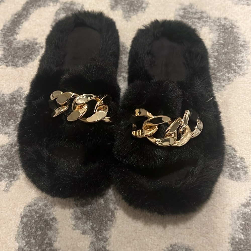 Black Plush Slippers with Chain Accent size 7 - Picture 2 of 4